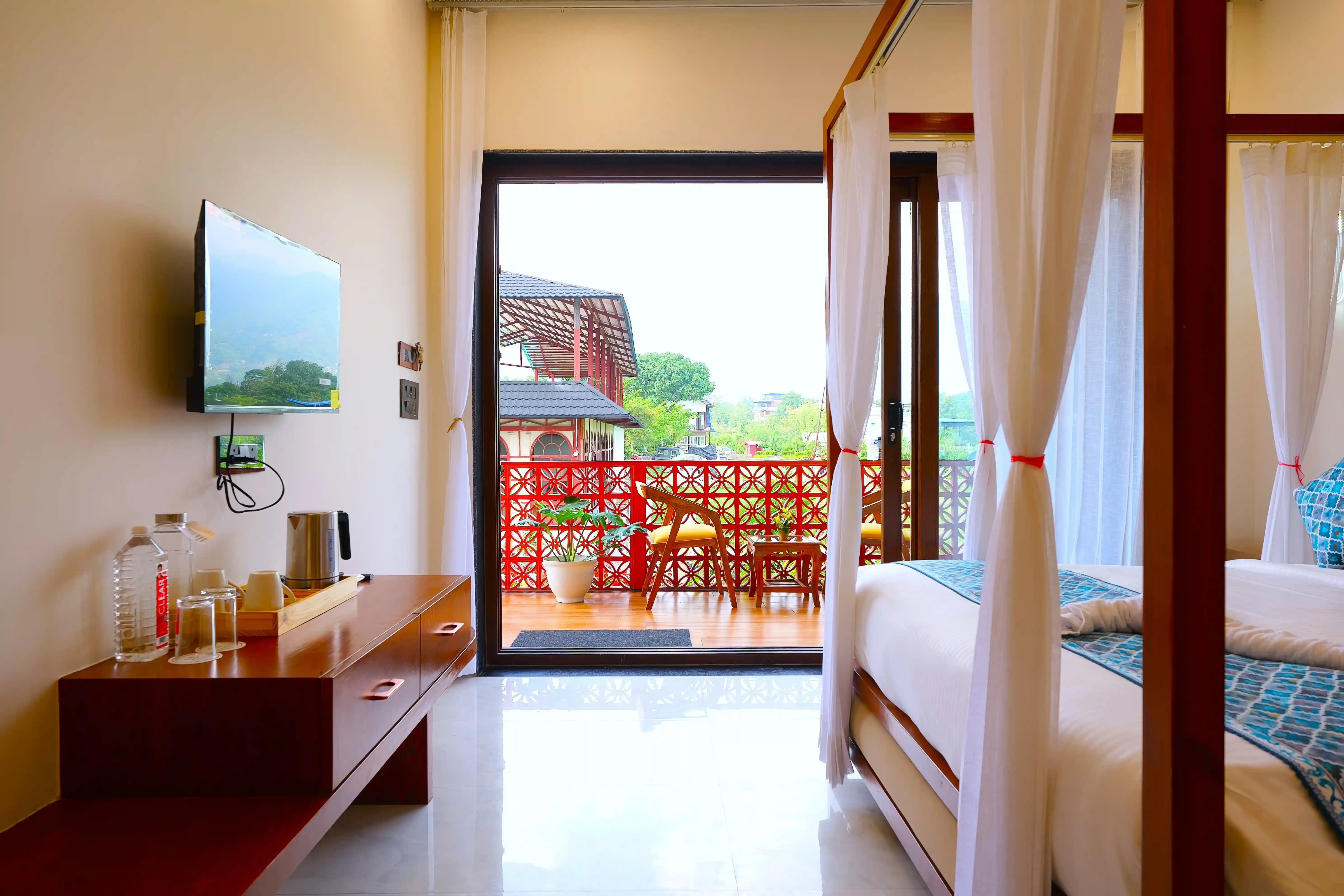 Deluxe Room King Bed